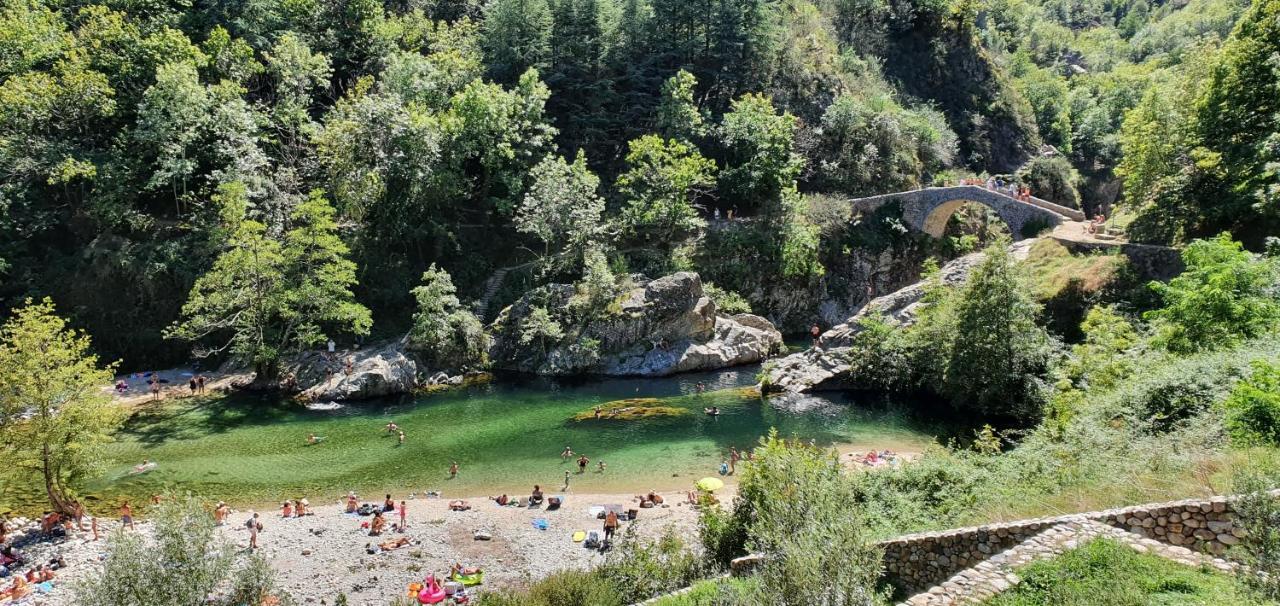 La Grange - Chez Gisi - Fuer Naturliebhaber, Abenteurer Und Geniesser Rocles  外观 照片